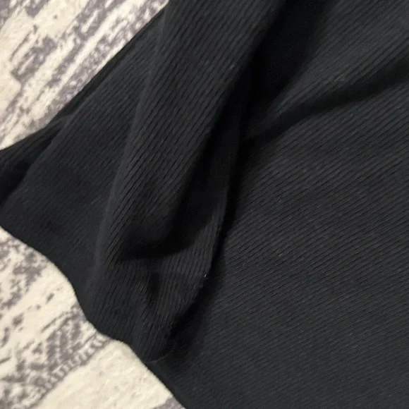 Banana Republic Black Turtleneck Sweater - Picture 5 of 8